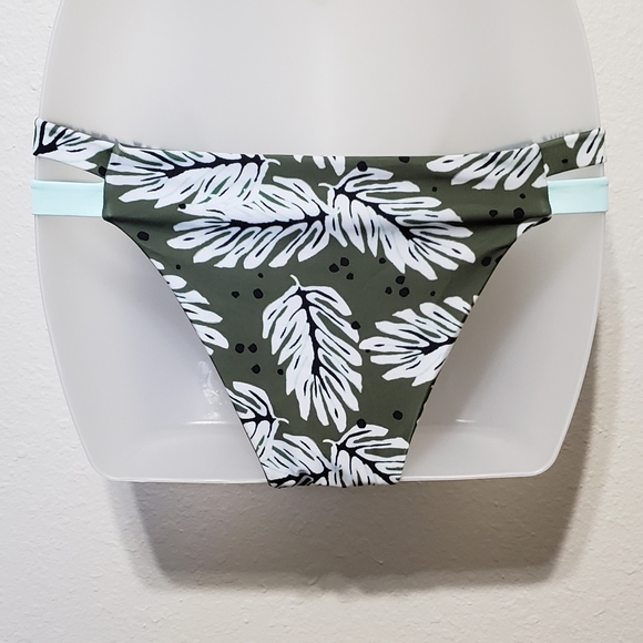 Quintsoul Bikini Bottom: Embrace Leaves  light blu - Picture 2 of 4